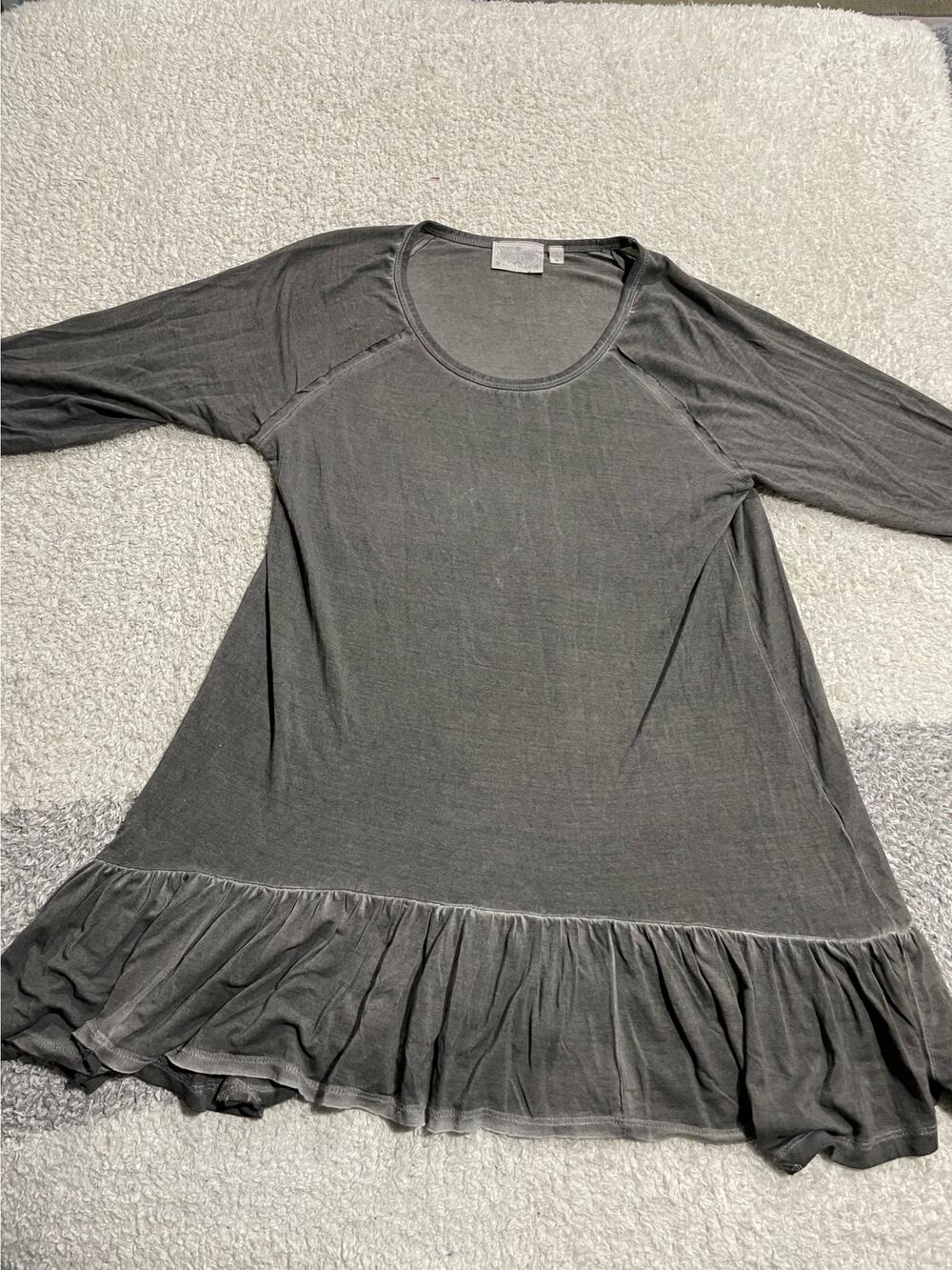 Dantelle Women's Size Medium Oil Dye Ruffle Hem Drop Waist Top Gray